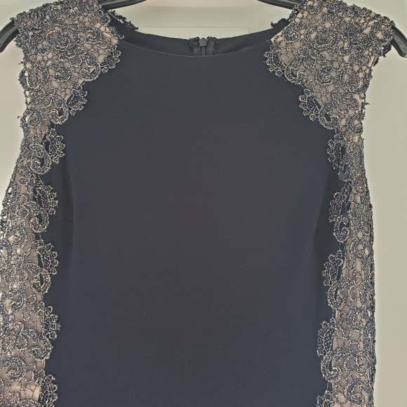 Navy blue gown - Picture 4 of 4